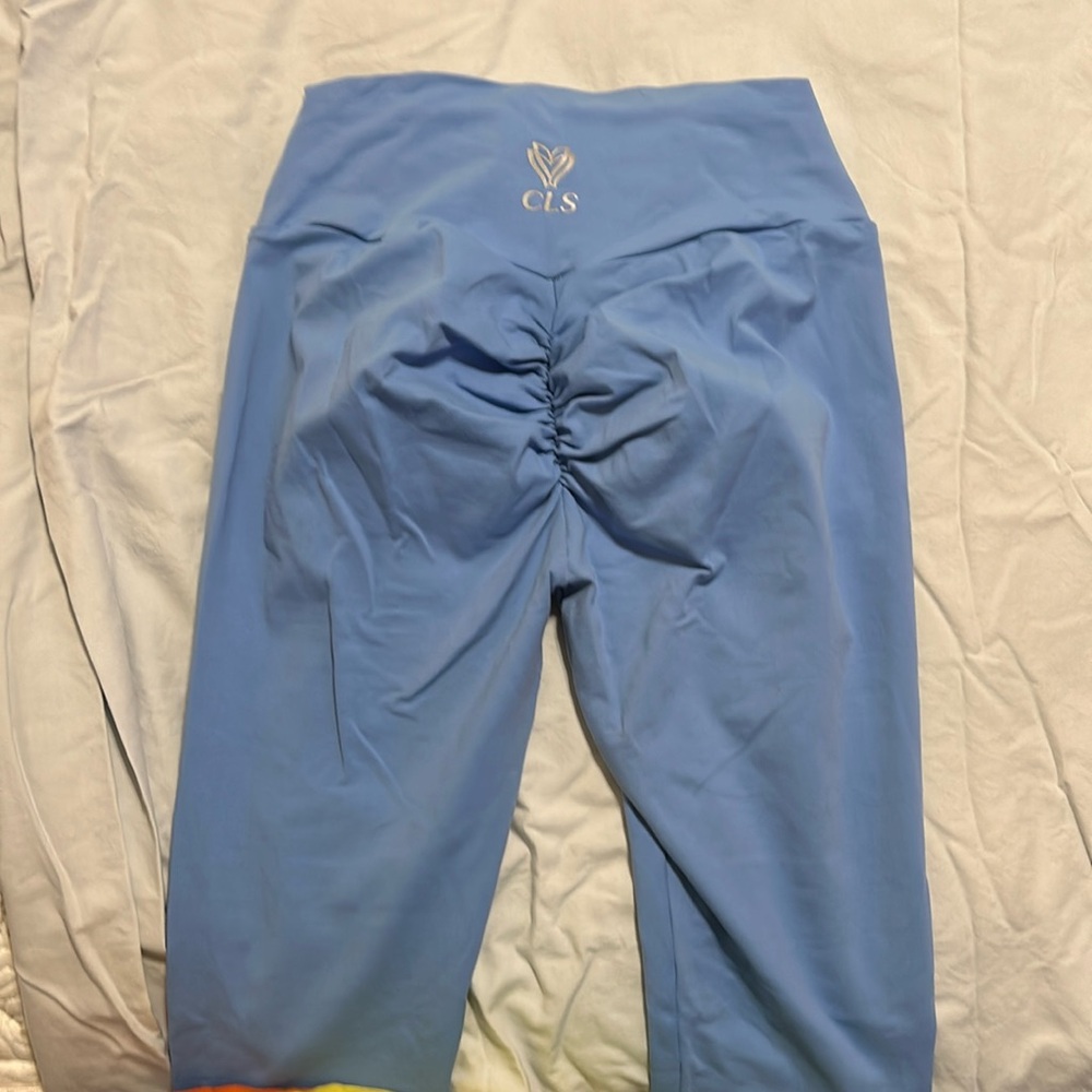 CLS sportswear baby blue scrunch butt leggings